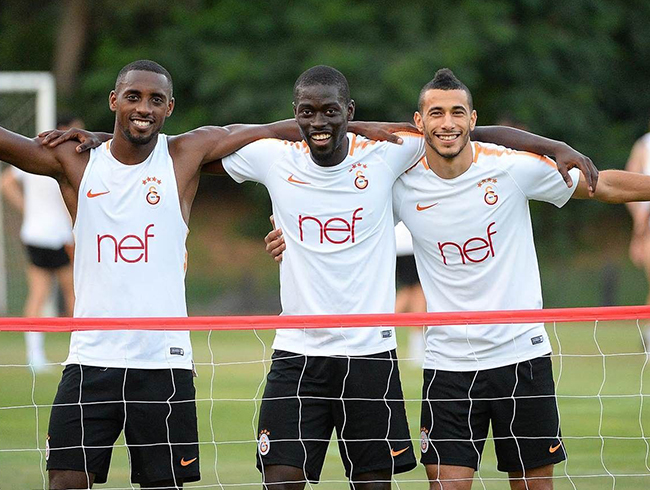 Galatasaray'n yeni transferleri Belhanda, Gomis ve Ndiaye'den ortak mesaj