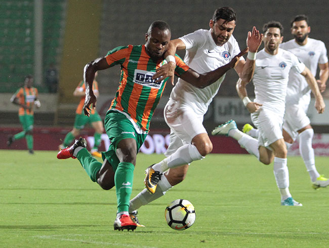 Sper Lig'in ilk haftasnda Kasmpaa deplasmanda Alanyaspor'u 3-1 malup etti