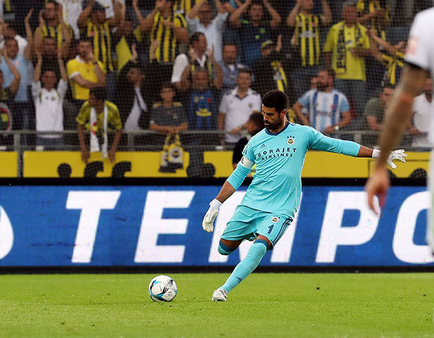 Volkan Demirel yerini Kameni'ye b�rak�yor