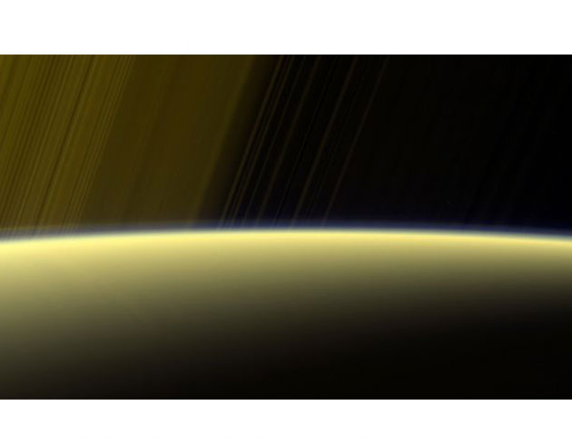 Cassini Satrn'n atmosferiyle temas etti