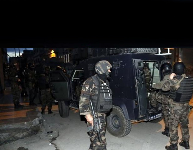 stanbul'daki terr operasyonunda silah ve mhimmat ele geirildi