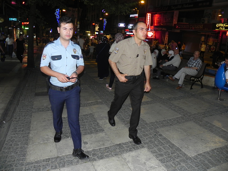 ''Gece kartallar'' ilk gece polislerle devriye grevine kt