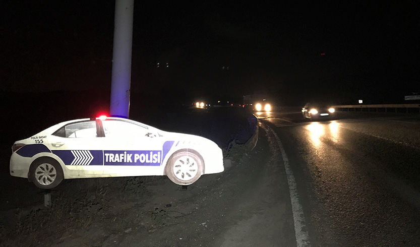 Gne enerji panelli maket polis aralar trafik kazalarn azaltacak