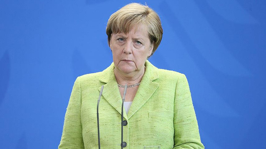 Merkel yine haddini at: 'Hayr'clarn bizden beklentisi var
