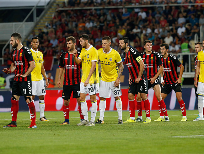 Fenerbahe deplasmanda Vardar'a 2-0 malup oldu