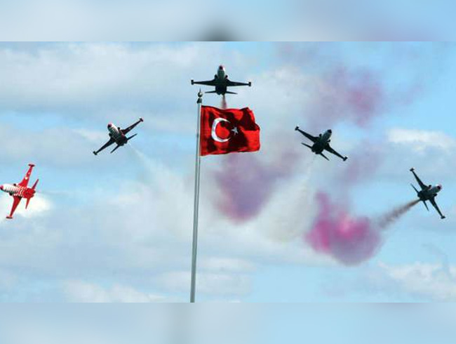 Trk Yldzlar ehit Eren ansna uacak