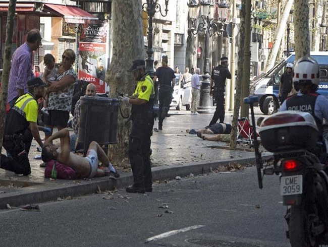 Barselona polisinden Trklere teekkr