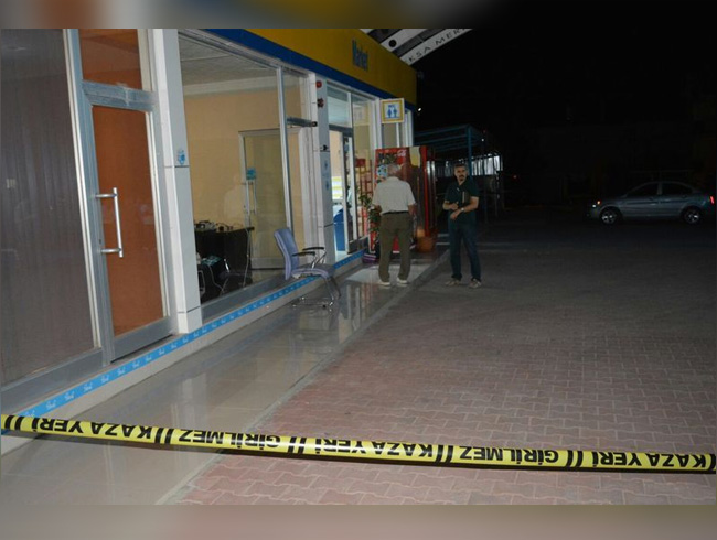 Aksaray'da maskeli kiiler bir kiiyi yaralayp 10 yandaki ocuu kard