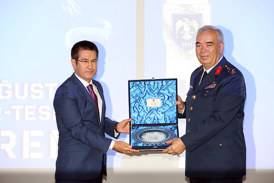 Orgeneral Abidin nal, Hava Kuvvetleri Komutanl grevini trenle devretti