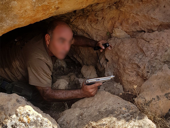 Diyarbakr Ergani'de PKK'ya ait silah ve mhimmat ele geirildi