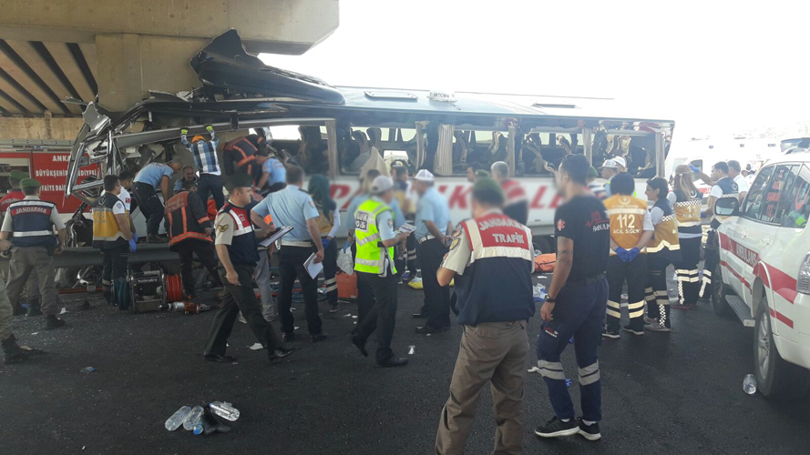 Eskiehir-Ankara karayolunda yolcu otobs kaza yapt: 6 kii hayatn kaybetti