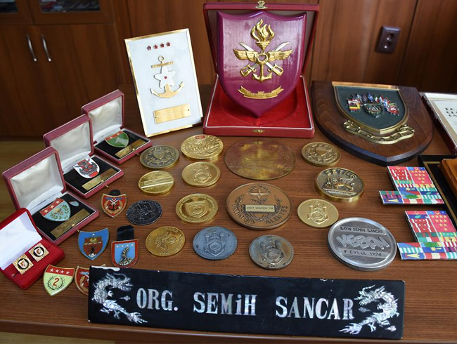  16. Genelkurmay Bakan Orgeneral Sancar'a ait madalyalar Org. Akar'n talimatyla Asker Mze'de yer ald
