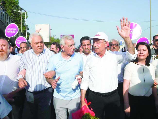 Adaletsizli�in oda�� K�l��daro�lu ve CHP 