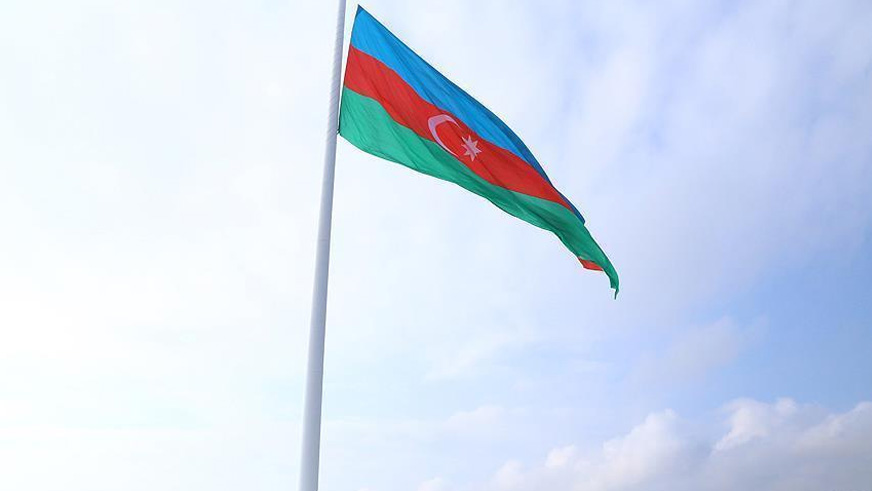 Azerbaycan'da askeri birlikte yangn ve patlama