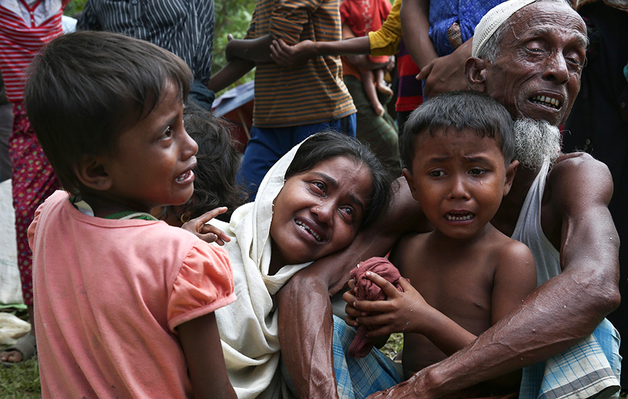 Binlerce Rohingyal Mslman, Banglade snrnda bekliyor