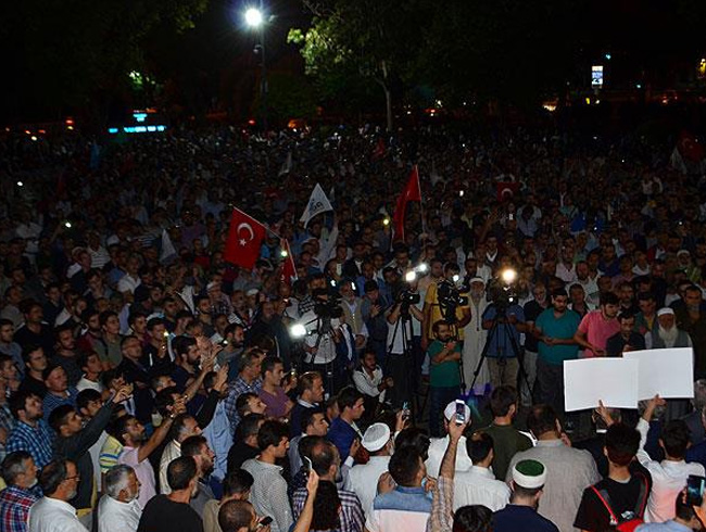 Arakanl Mslmanlara ynelik katliamlar stanbul'da protesto edildi