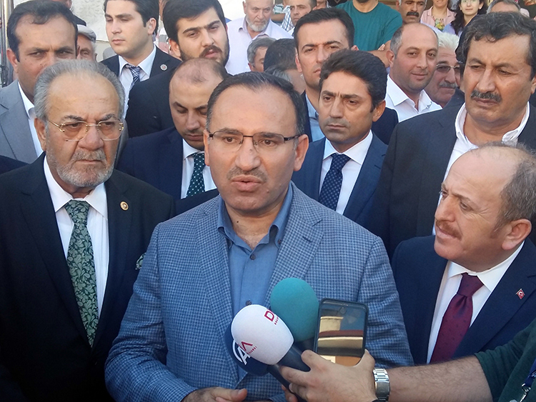Babakan Yardmcs Bozdadan ''Arakan'' aklamas: Srebrenitsa gibi olmasn