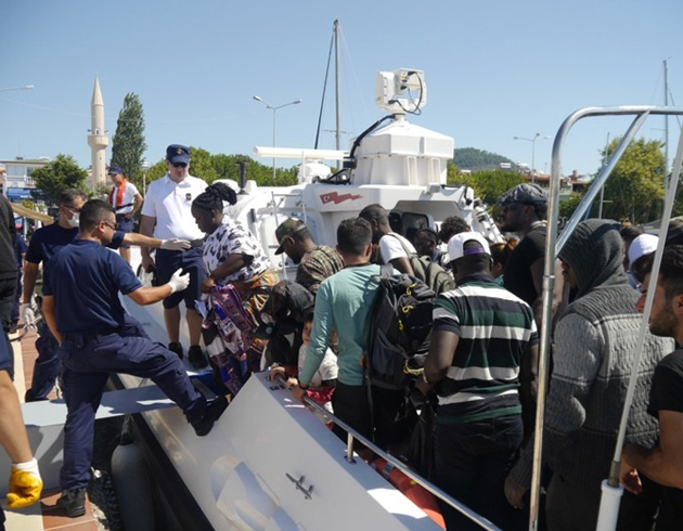 Midilli Adas'na gitmeye alan 49 yabanc uyruklu yakaland