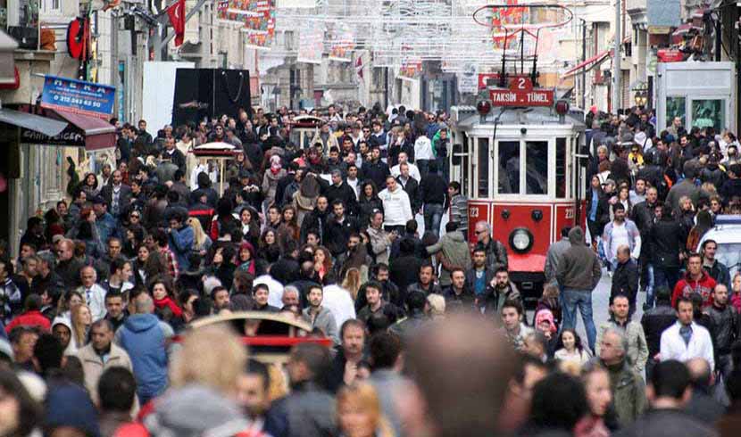 stanbul 145 lkeden daha kalabalk