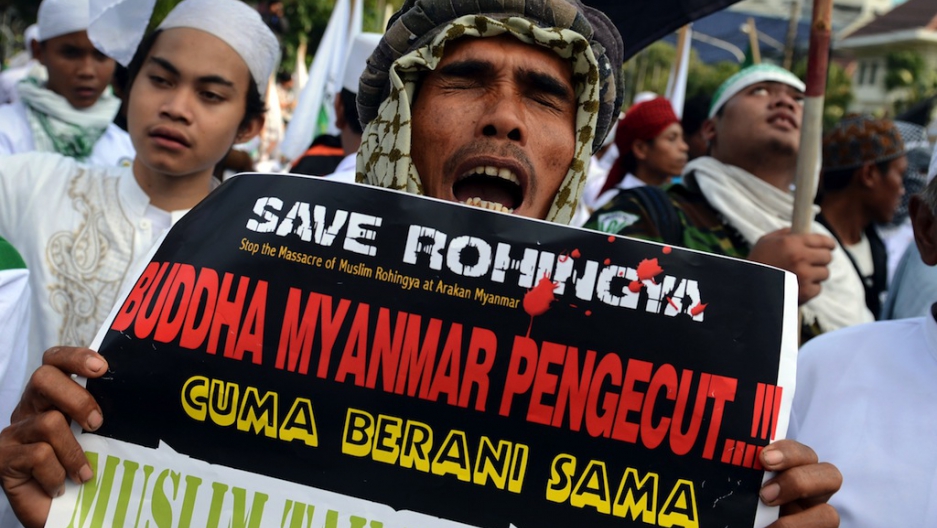 fkeli halktan Arakan tepkisi: Endonezya'daki Myanmar Bykeliliini atee verdiler