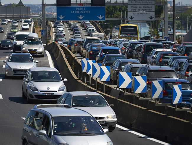Fransa'da trafikte hz kontrollerini irketler yapacak