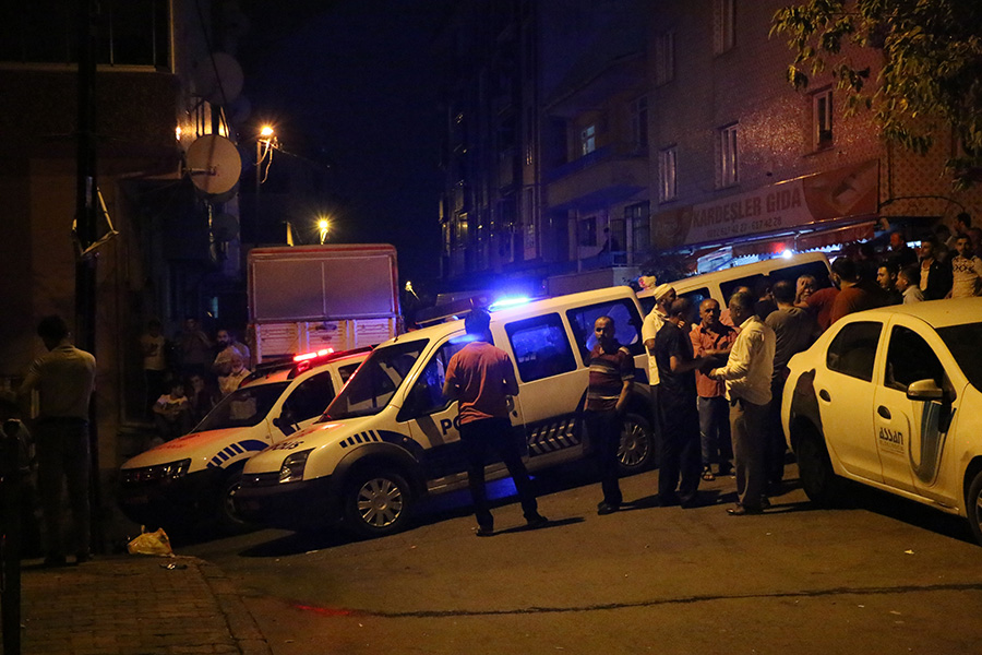 stanbulda uyuturucu satclar arasnda silahl kavga 