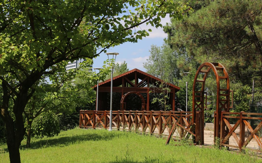 �mraniye mesire alan�na yo�un ilgi!