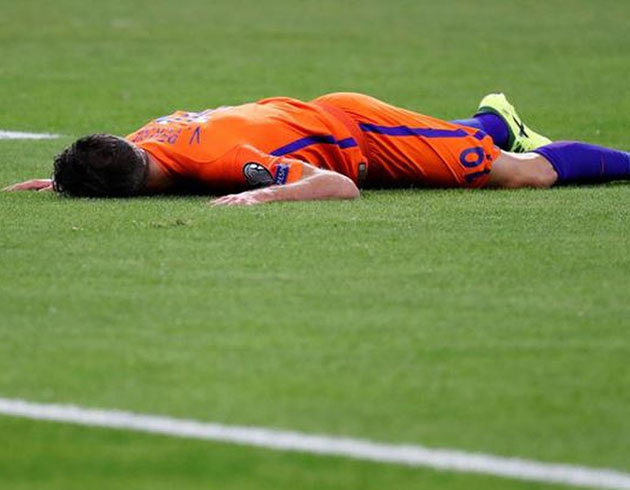 Hollanda Milli Takm'nda sakatlanan Robin Van Persie'nin paras FIFA'dan!