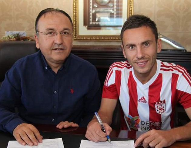 Sivasspor Rybalka'y renklerine balad