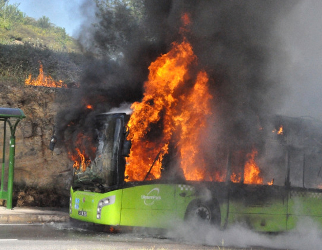 Kocaeli'de halk otobs yand