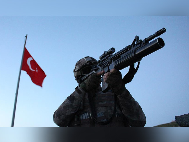 Bitlis'te PKK'ya ynelik operasyonda bir terrist ldrld, silah ve mhimmat ele geirildi