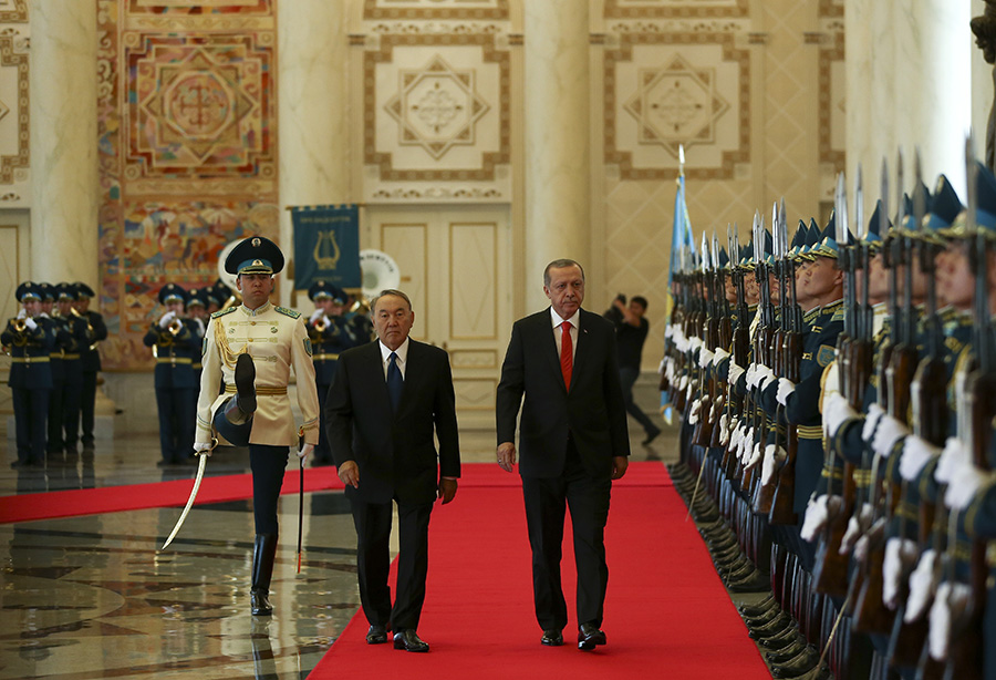 Cumhurbakan Erdoan Kazakistan Cumhurbakan Nazarbayev tarafndan resmi trenle karland