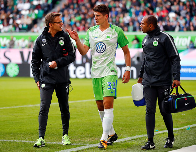 Wolfsburg'ta Mario Gomez sakatland!