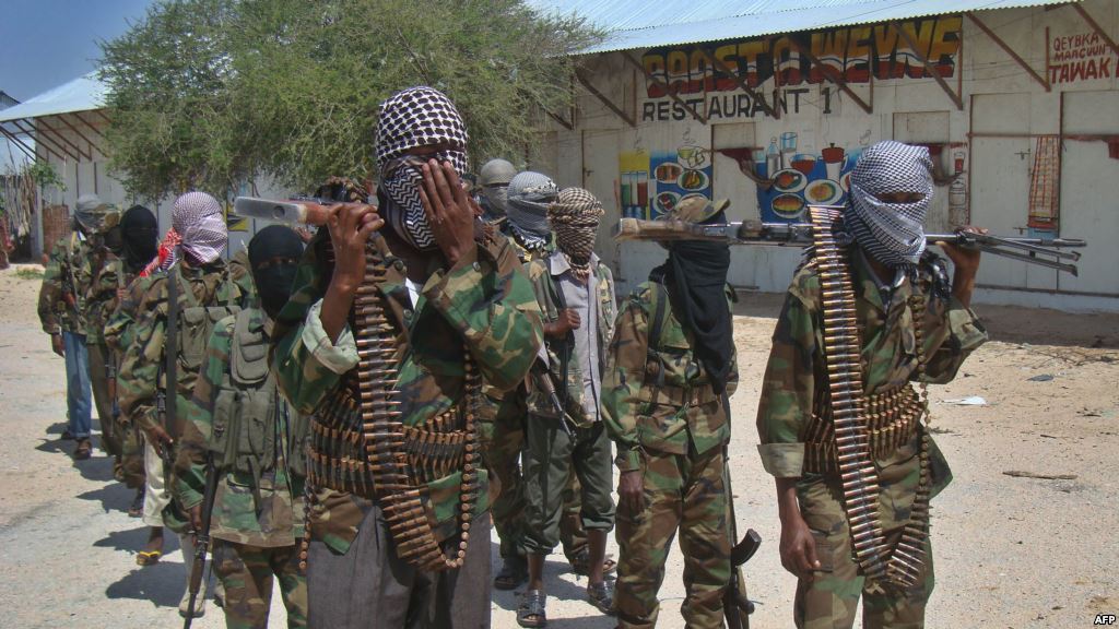 Somali'de pe pee intihar saldrlar: En az 10 asker ldrld