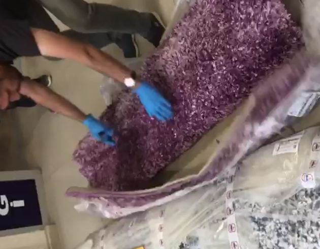 Halnn altna gizlenmi uyuturucu akna evirdi