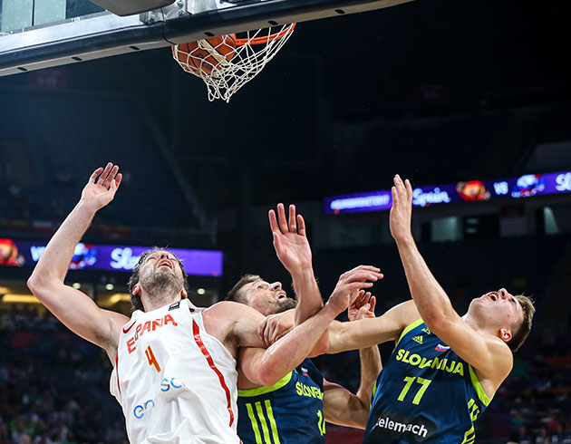 2017 Avrupa Basketbol ampiyonas'nda spanya'y 92-72 yenen Slovenya finale ykseldi
