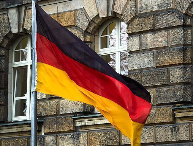Almanyada genel seime 10 gn kala SPD'nin oy oran yzde 20'ye geriledi