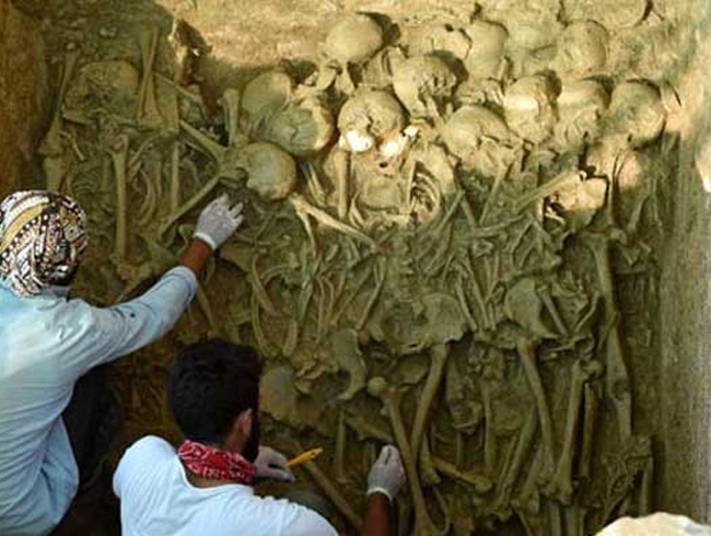 2 bin yllk oda mezardan kan iskeletler arkeologlar akna evirdi