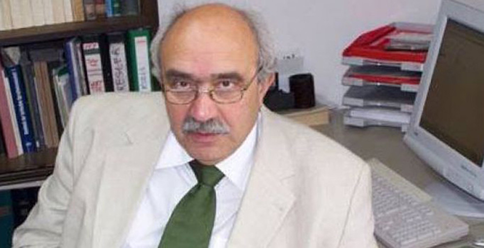 Prof. Dr. Semih Tezcan havalimannda geirdii kalp krizi sonucu hayatn kaybetti