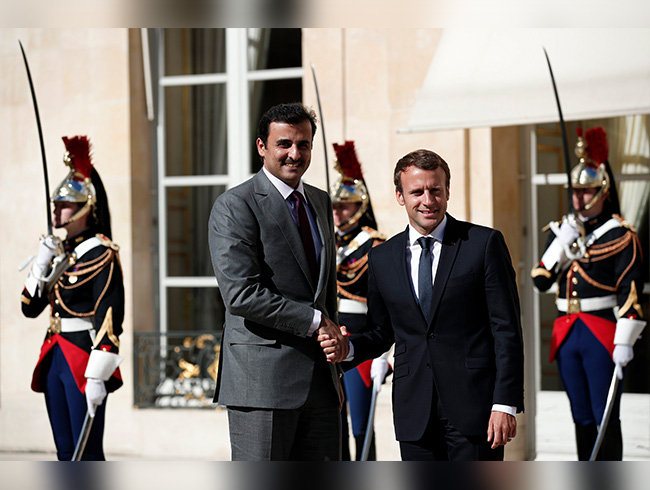 Macron, Katar'a uygulanan ambargonun bir an nce kaldrlmasn istedi