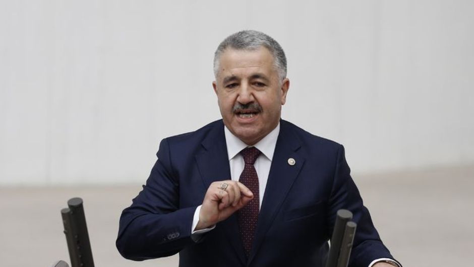 Bakan Arslan aklad: PTT'ye 5 bin yeni personel alnacak