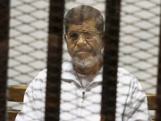Msr mahkemesi, Mursi hakknda verilmi olan 40 yl hapis cezasn mebbet hapse evirdi