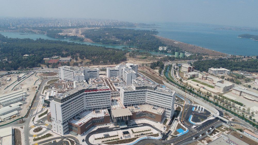 Adana ehir Hastanesinde yarn hasta kabulne balanacak