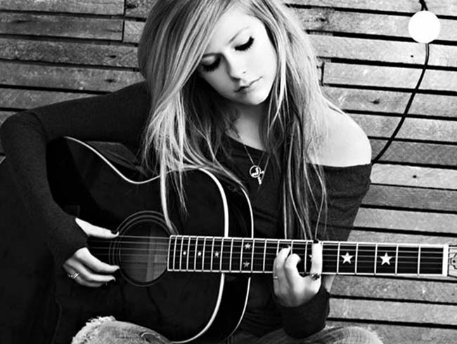 McAfee aklad: En tehlikeli nl Avril Lavigne...