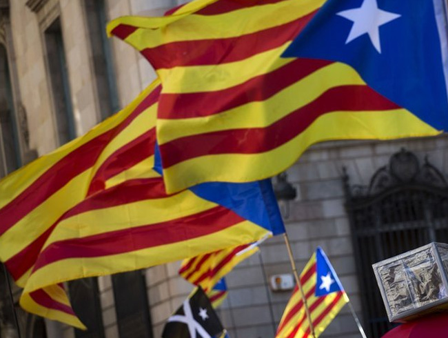 Katalonya'da haklarnda soruturma alan belediye bakanlar savcla ifade vermeyi reddetti