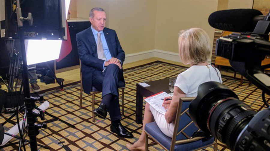 Cumhurbakan Erdoan'dan ABD'li muhabire: Terriste, terrist deyin