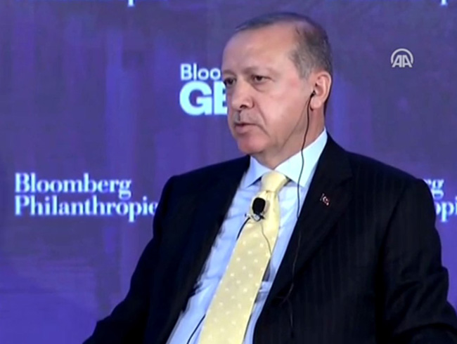 Cumhurbakan Erdoan'dan 'askeri mdahale' sorusuna cevap