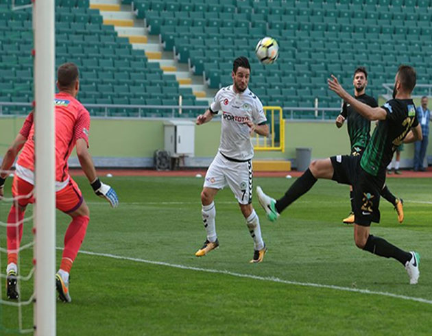 Atiker Konyaspor, Akhisar Belediyespor'u 2-0'lk skorla geti