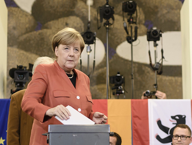 Almanya'da seimin galibi Merkel'in partisi