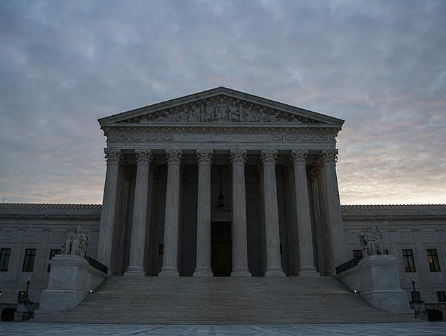 ABD Yksek Mahkemesi 'seyahat yasa' durumasn erteledi